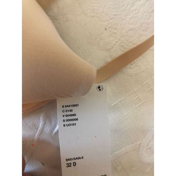 Brand New Urban Outfitters Out from Under Candice Lightly Lined Demi Bra - Picture 4 of 5